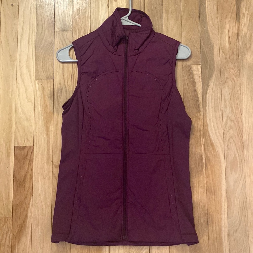 Lululemon down for it all vest size 6